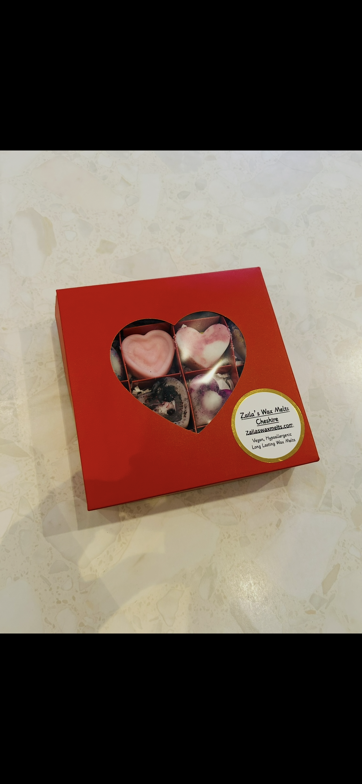 The wax melt gift box and warmer