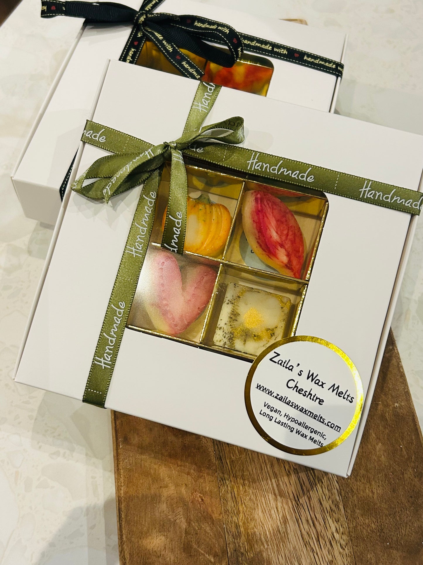 Our beautiful 16 piece Wax Melt gift box 🎁