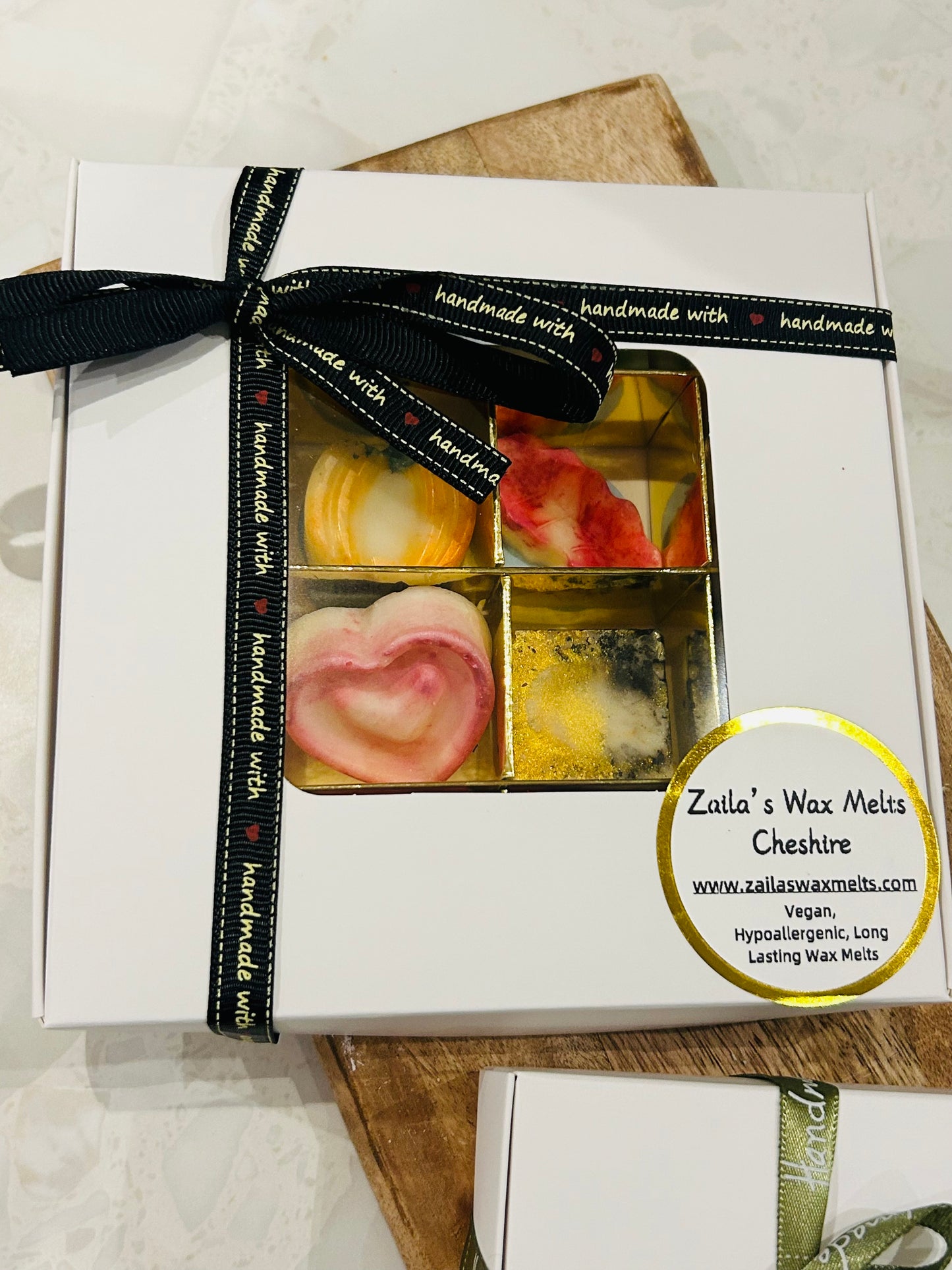 Our beautiful 16 piece Wax Melt gift box 🎁
